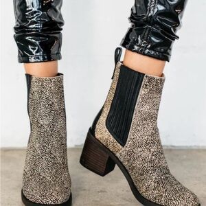 Ugg womens Camden exotic Chelsea boots calf hair dotted block heel size 6